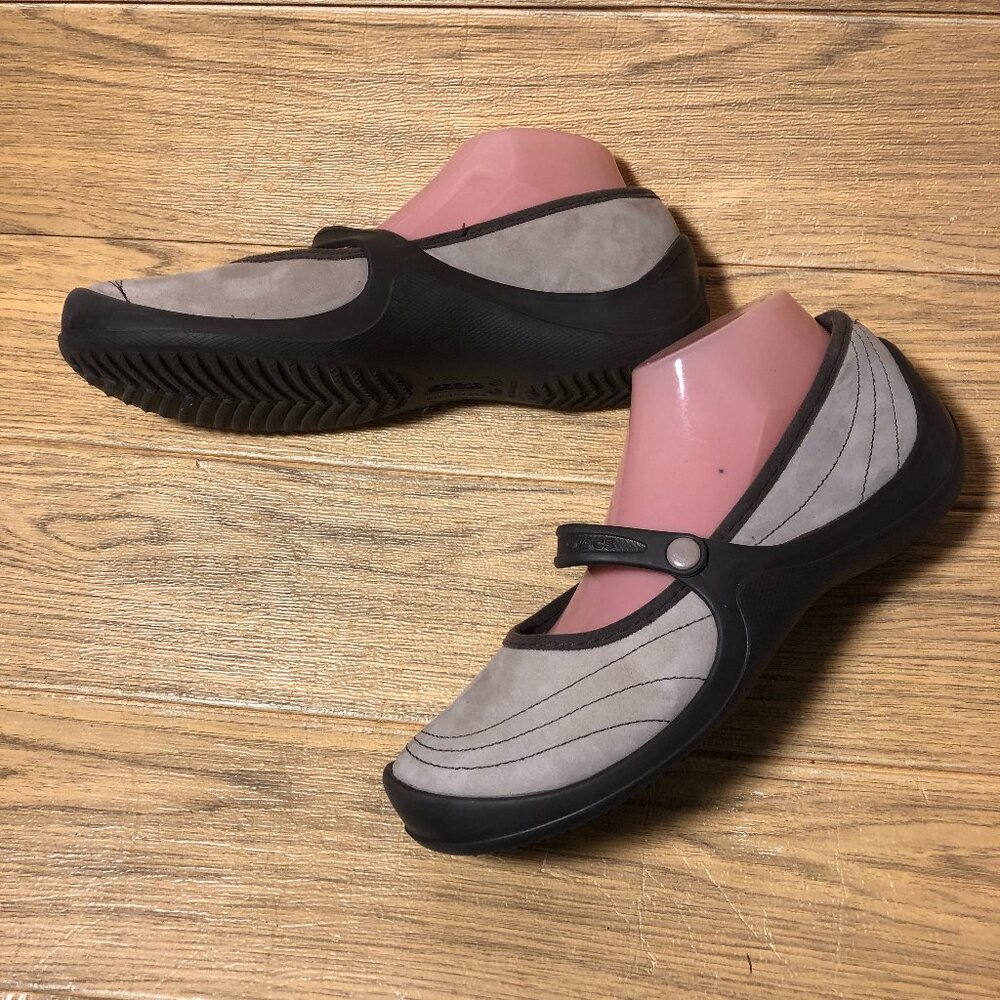 Crocs women mary jane brown, 9